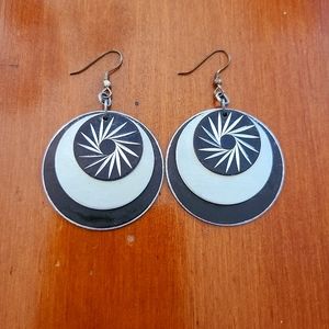 💜2 for 25$ Black & Silver 3 Tiered Metal Disc Earrings W Start Burst Pattern